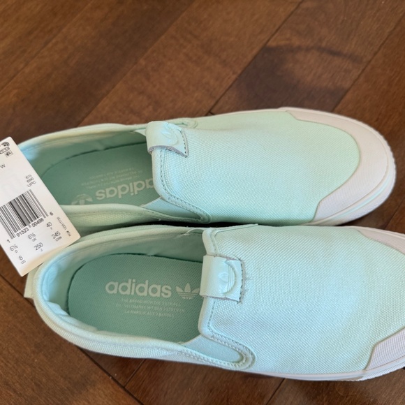 Adidas Nizza Slip On Sneakers - Picture 2 of 4